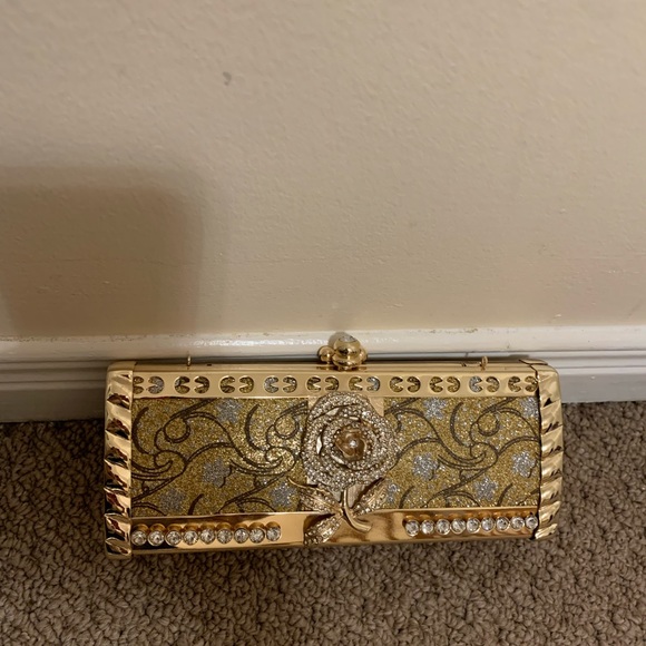 Brand new women’s fancy Golden Metal part clutch - Picture 1 of 7